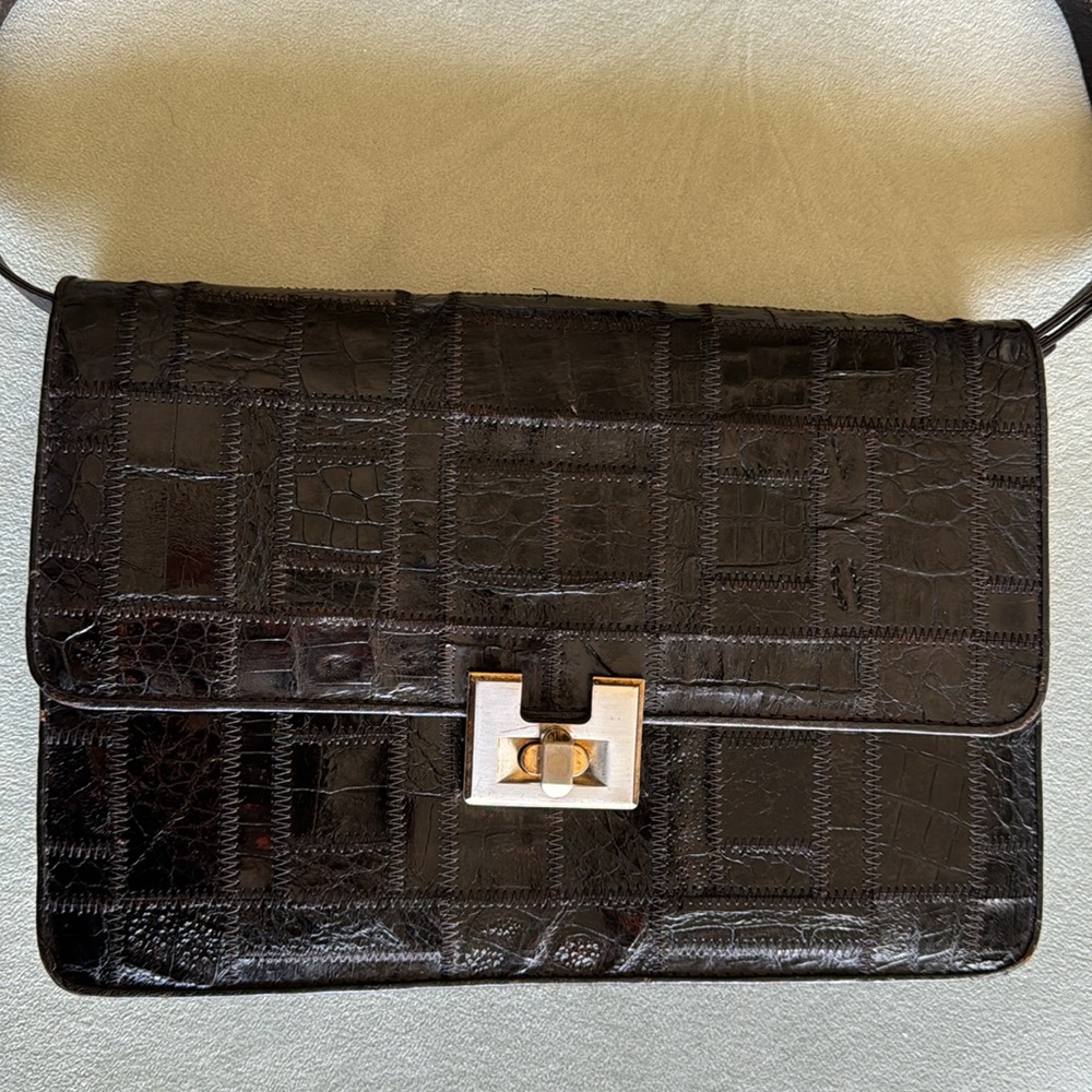 Leather shoulder bag